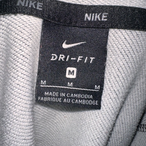 Men’s Nike Hoodie - Medium - EUC - Picture 3 of 4